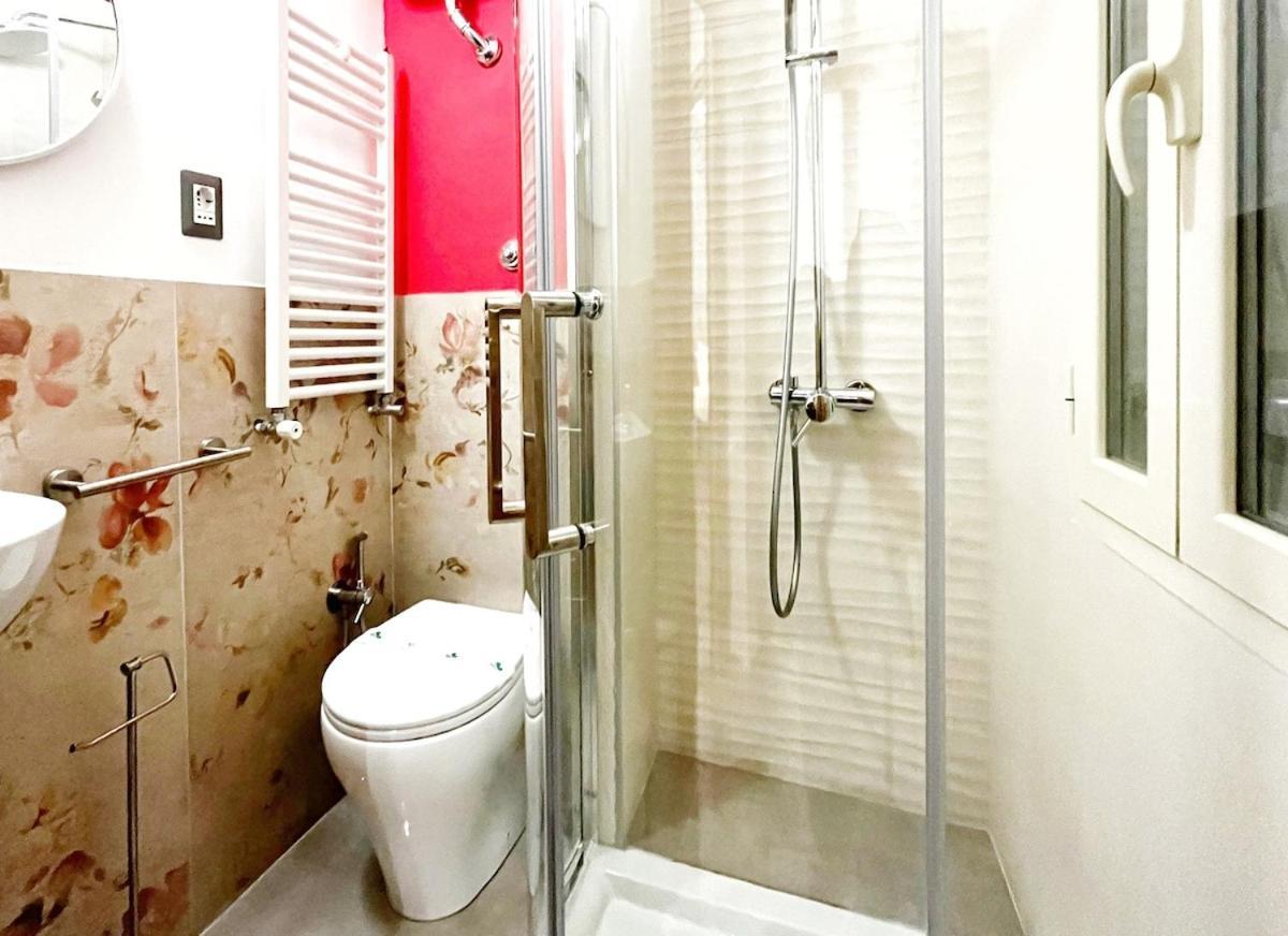 Style Apartment Julia 50 Mt From Colosseum Exteriör bild