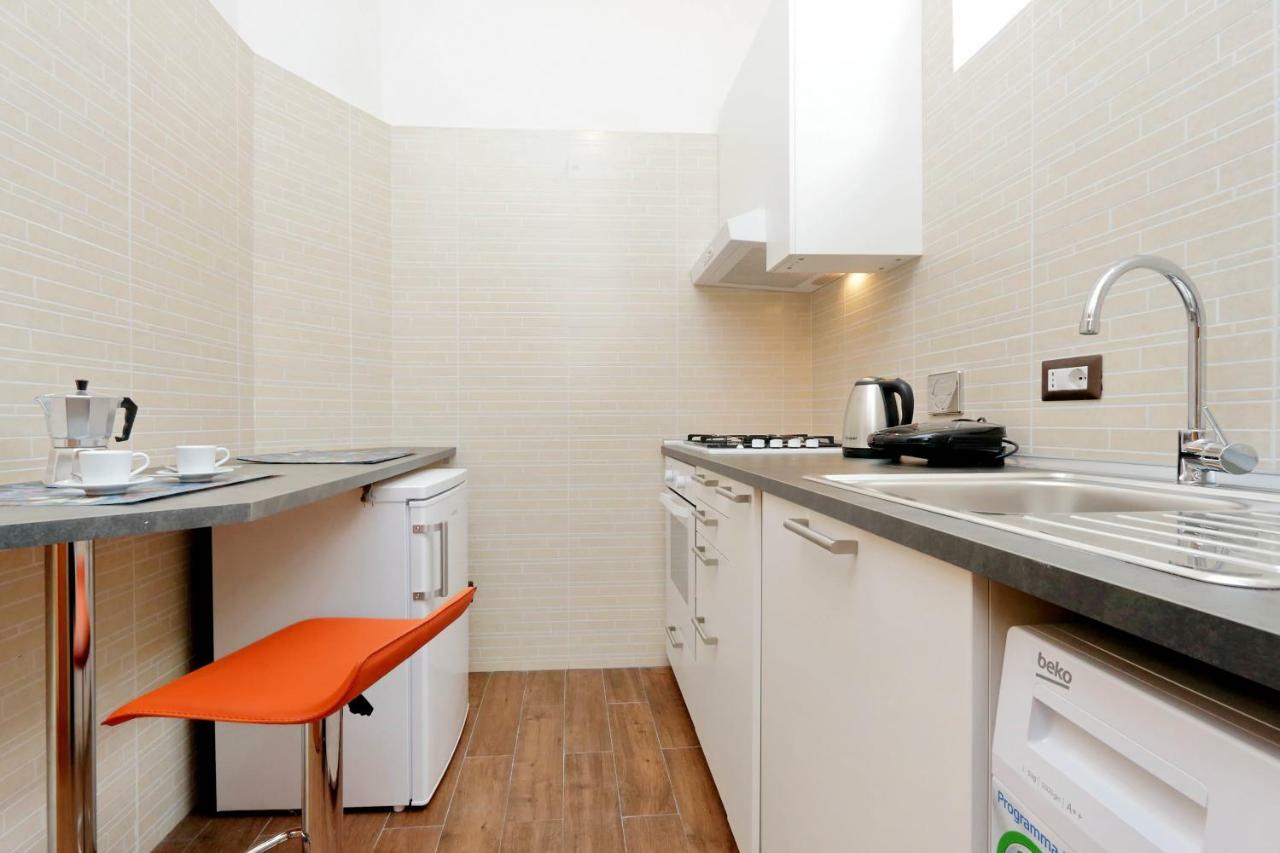 Style Apartment Julia 50 Mt From Colosseum Exteriör bild